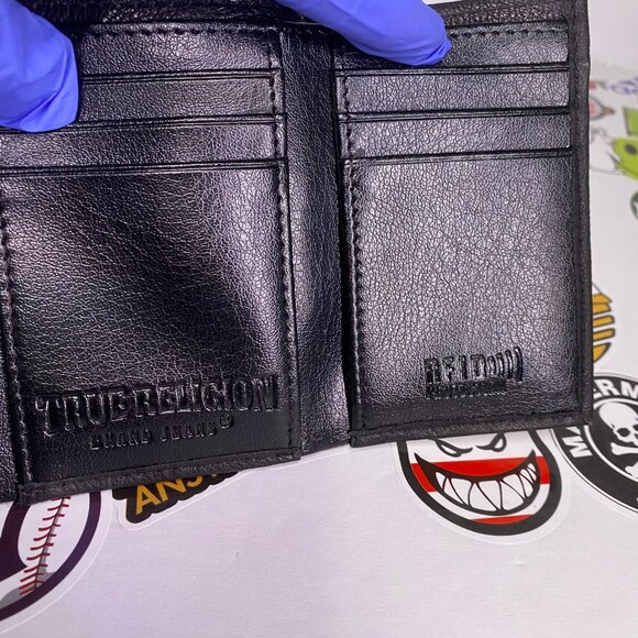 True Religion Men's Black Genuine Leather Trifold Wallet RFID Metal Logo NWT - Picture 9 of 16